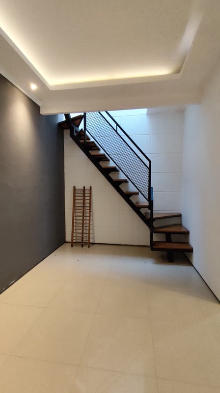 Rumah Baru,dalam ruangan rapih di Bintaro Jaya Sektot 9