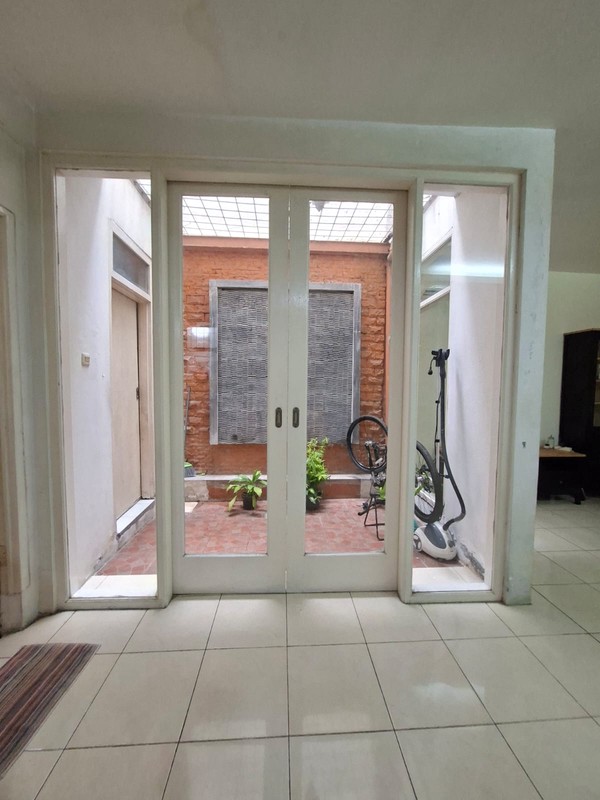 Rumah Cantik 2¼ Lantai Di Bintaro dengan KT 3+1 dan KM 3+1 sudah SHM Baru Renov 2020