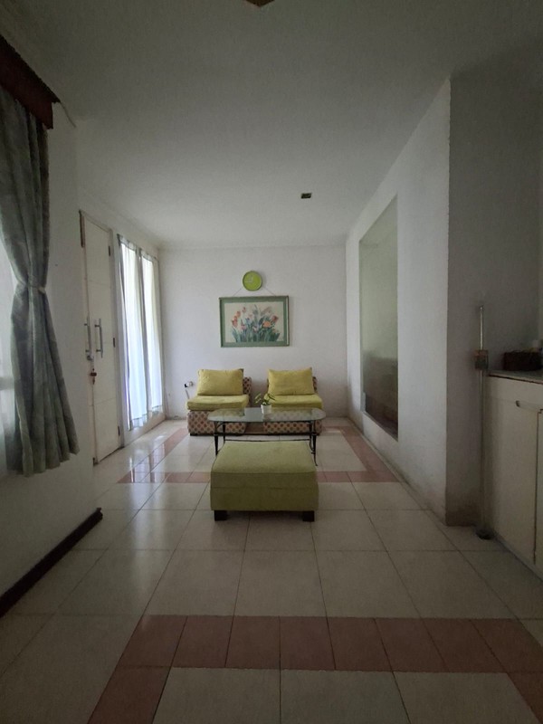 Rumah Cantik 2¼ Lantai Di Bintaro dengan KT 3+1 dan KM 3+1 sudah SHM Baru Renov 2020