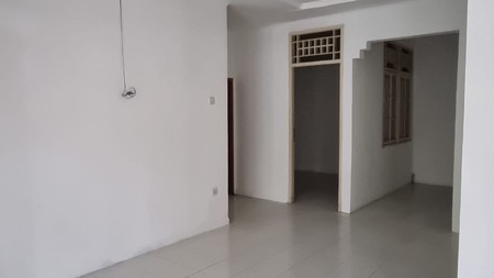 Disewa Rumah Siap Huni di Bintaro Jaya Sektor 9 dengan KT 3+1 KM 1+1