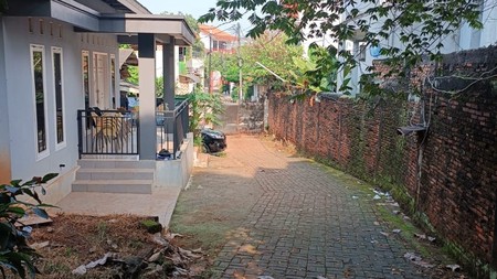 Rumah Hitung Tanah Luas 1560 m2 dengan Lokasi Strategis @Bintaro, Jakarta Selatan