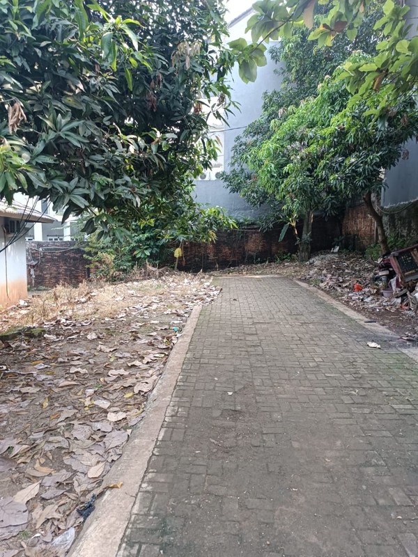 Rumah Hitung Tanah Luas 1560 m2 dengan Lokasi Strategis @Bintaro, Jakarta Selatan
