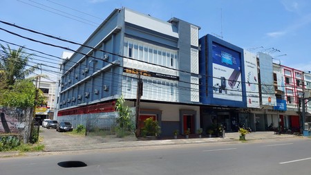 Dijual / Disewakan Gedung Komersial 4 Lantai di Pusat Kota Makassar