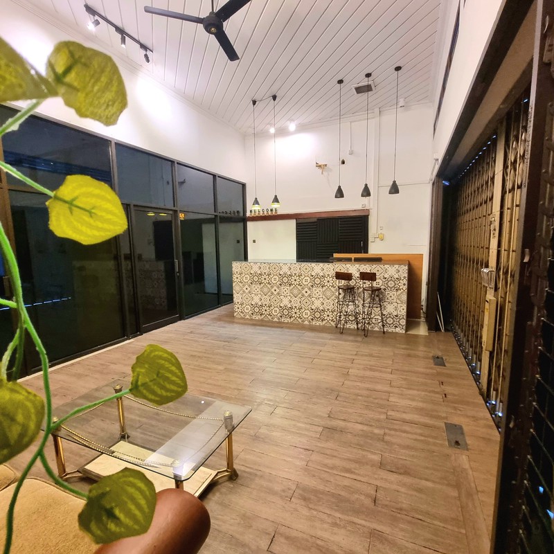 DIJUAL RUMAH SIAP HUNI DI JL. AMBENGAN - SURABAYA PUSAT