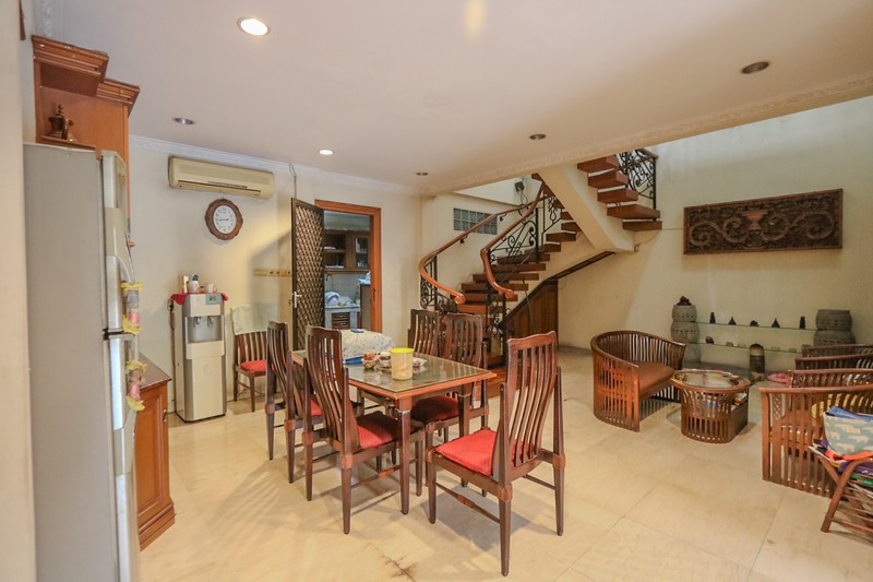Rumah Mewah & Strategis di Kelapa Gading, dekat Sunter Cakung JGC