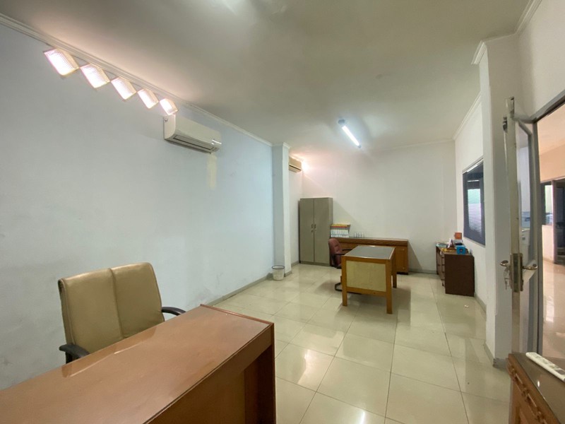 Karawaci pasar baru ruko bangunan komersial kantor luas 400 di jalan utama