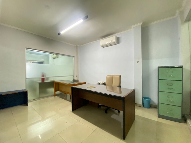 Karawaci pasar baru ruko bangunan komersial kantor luas 400 di jalan utama