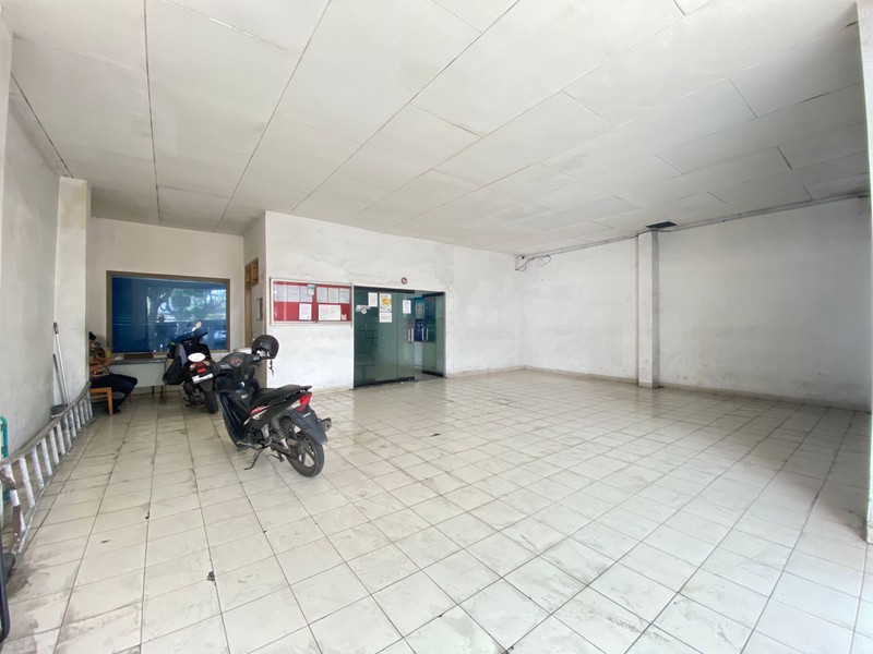 Karawaci pasar baru ruko bangunan komersial kantor luas 400 di jalan utama