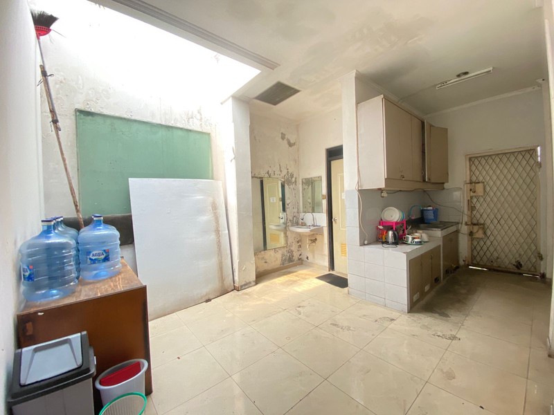 Karawaci pasar baru ruko bangunan komersial kantor luas 400 di jalan utama