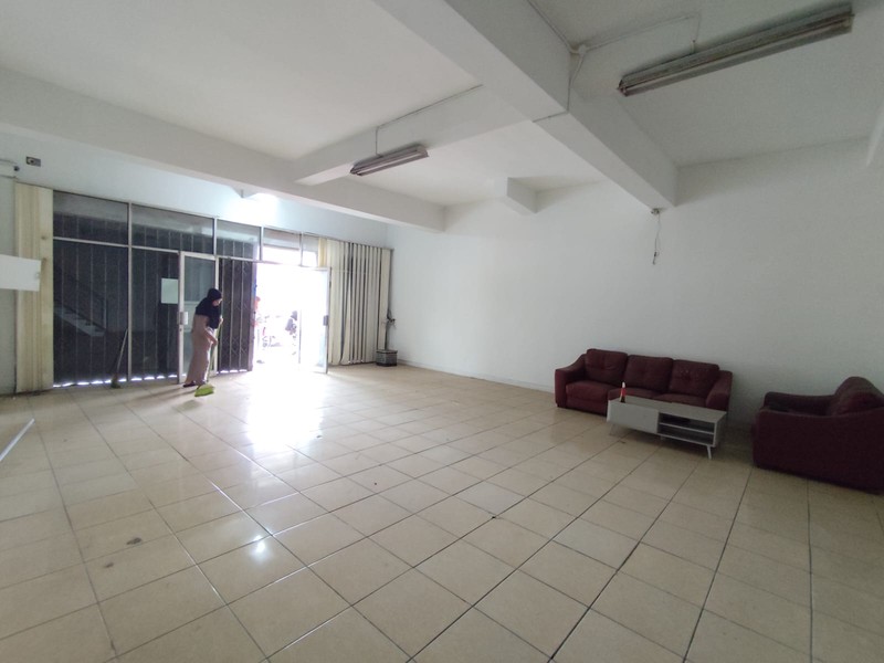 Ruang Usaha Cocok Untuk Kantor Lokasi Strategis Dekat Gembira Loka Zoo