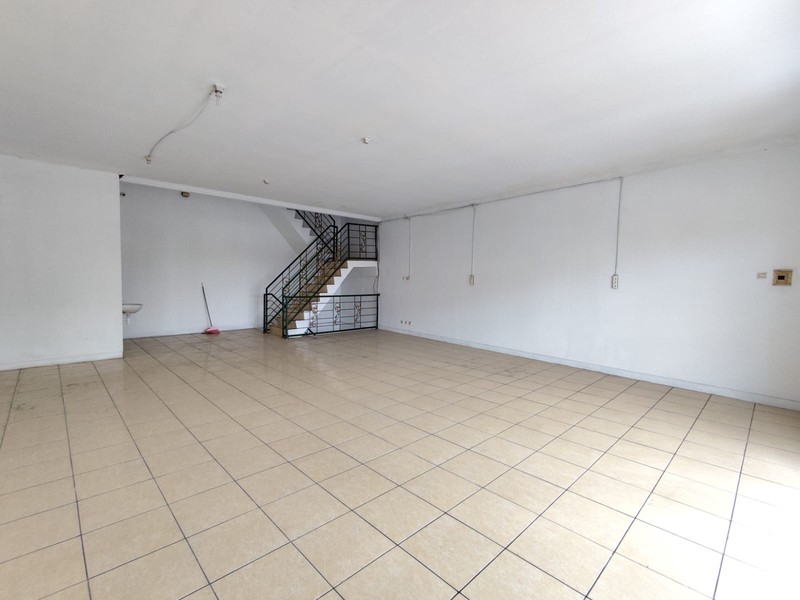 Ruang Usaha Cocok Untuk Kantor Lokasi Strategis Dekat Gembira Loka Zoo