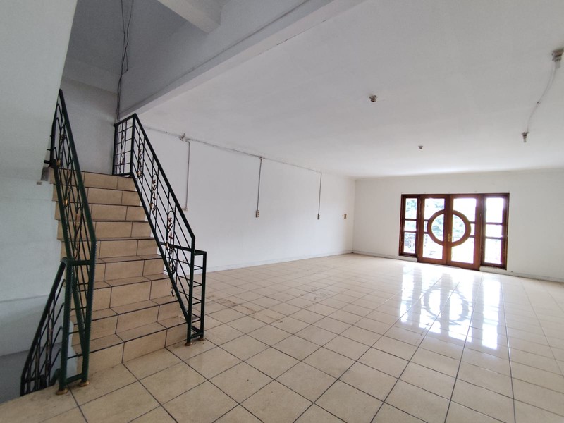 Ruang Usaha Cocok Untuk Kantor Lokasi Strategis Dekat Gembira Loka Zoo