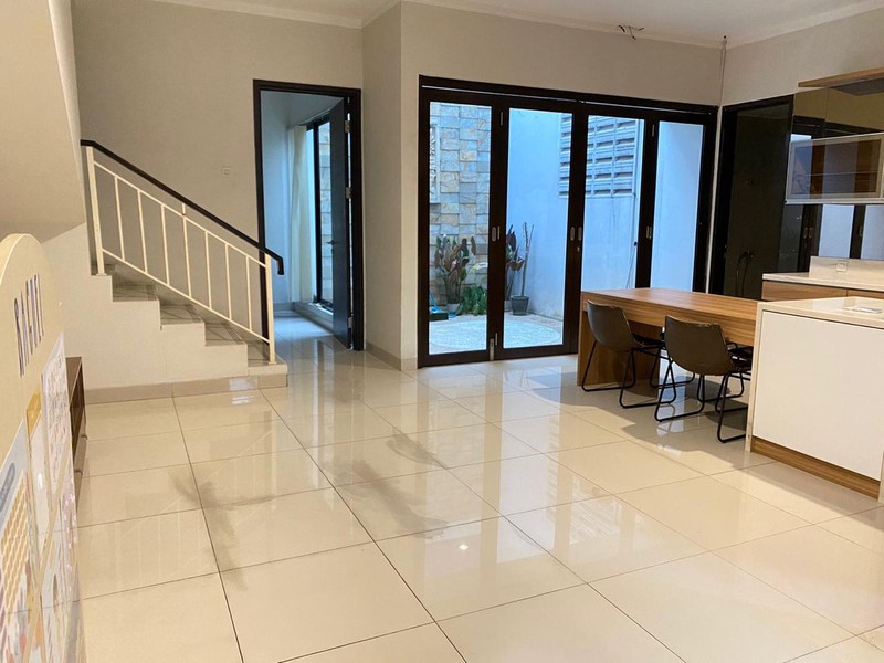 Rumah di Bintaro sektor 9 Semi Furnished 2 Lantai di Bintaro Sektor 9 KT 4+1 KM 3+1 Surat SHM