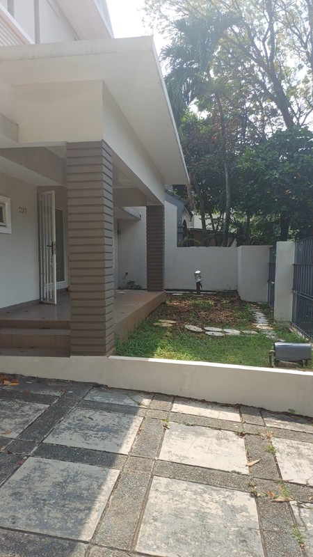 Rumah siap huni di Puspita Loka BSD