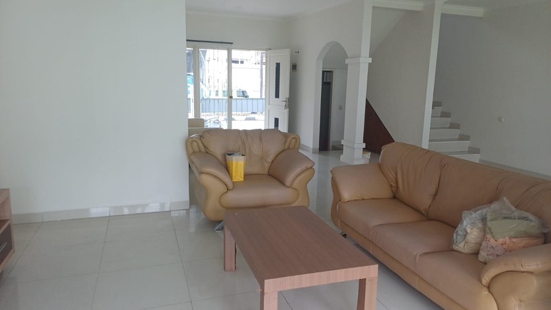 Rumah siap huni di Puspita Loka BSD