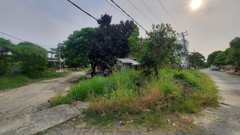 TANAH DI LOKASI STRATEGIS DI PERUMAHAN TAMAN SENTOSA DEKAT DENGAN PINTU TOL CIKARANG BARAT