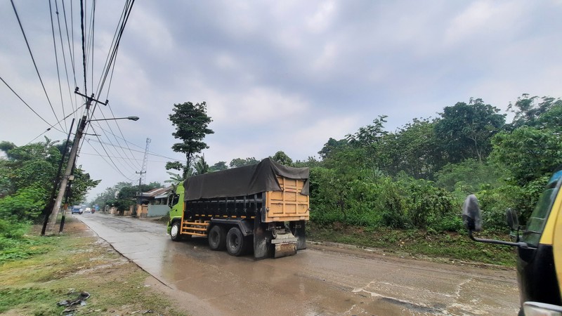 KAVLING PINGGIR JALAN DI LOKASI STRATEGIS DI TAMANSARI KARAWANG BARAT
