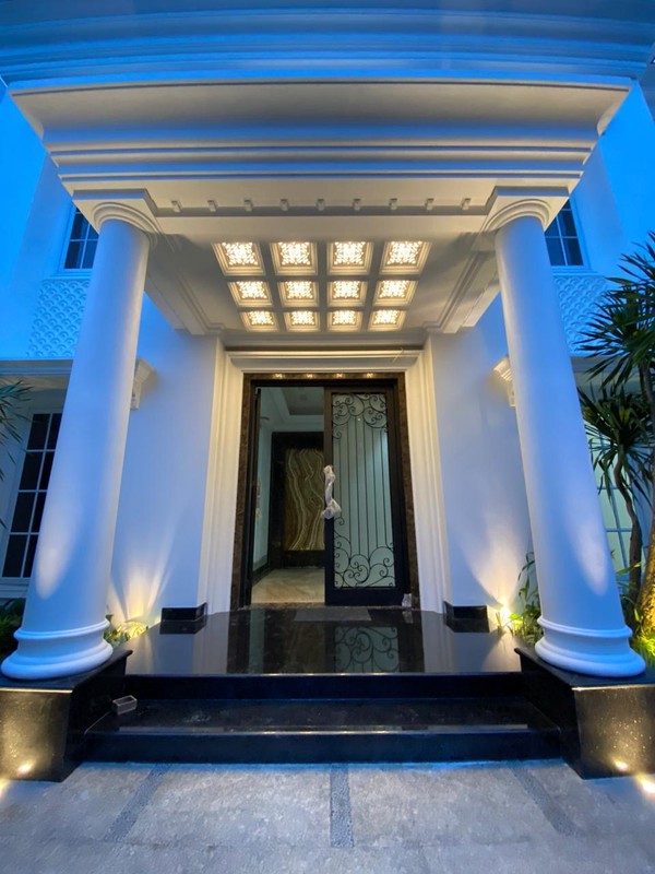 Rumah Mewah di Pondok Indah KT 5+2 KM 5+3 Kolam Rang dengan Luas Tanah 627 m2 Luas Bangunan 1050 m2