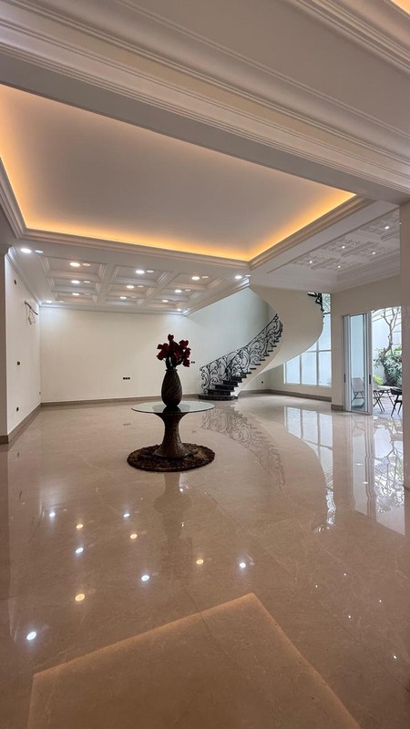 Rumah Mewah di Pondok Indah KT 5+2 KM 5+3 Kolam Rang dengan Luas Tanah 627 m2 Luas Bangunan 1050 m2