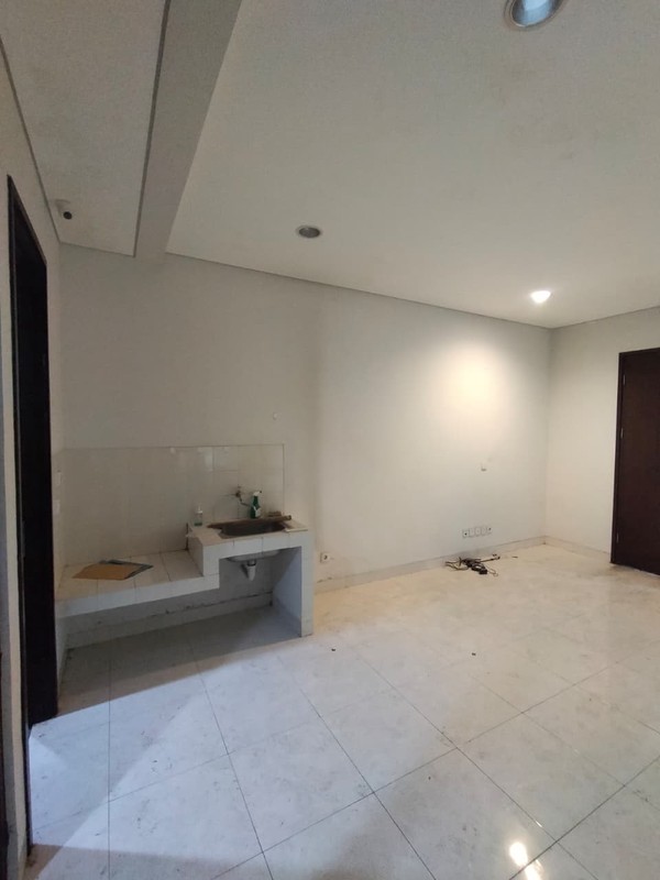 Termurah. rumah 3 Lantai di Greenwich Park - Whelford