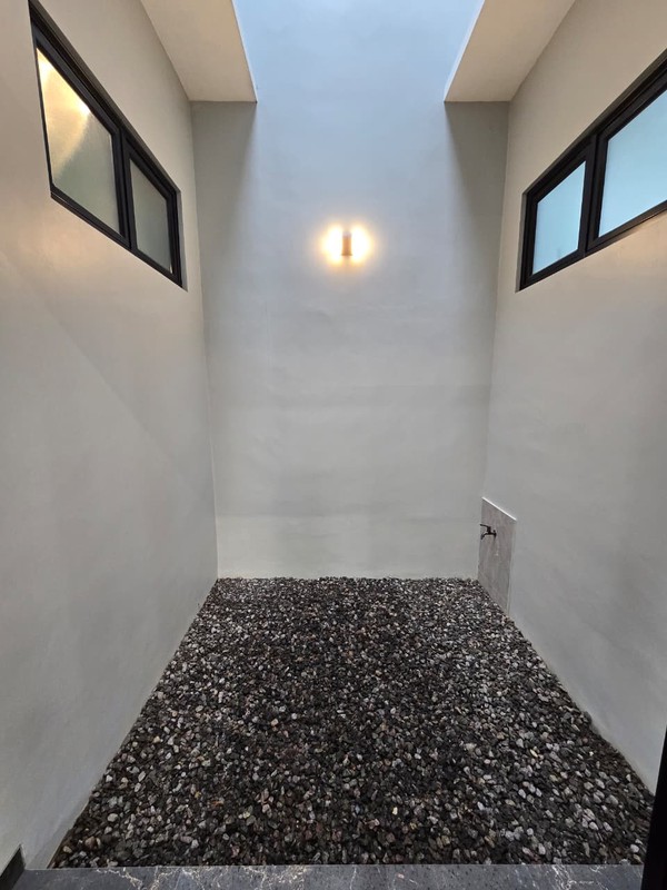 Rumah baru Hoek di BSD Griya Loka Depan Taman