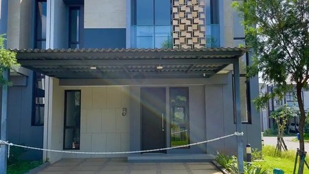 Best Price. Rumah bagus Mozia Aure BSD, posisi hoek.. 