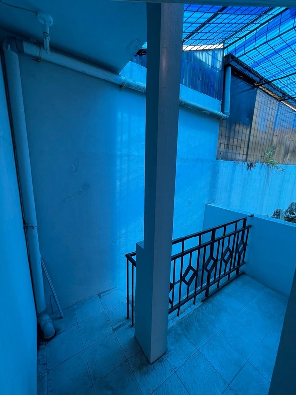 Rumah 2 lantai, bebas banjir lokasi strategis di Bintaro Sektor 9