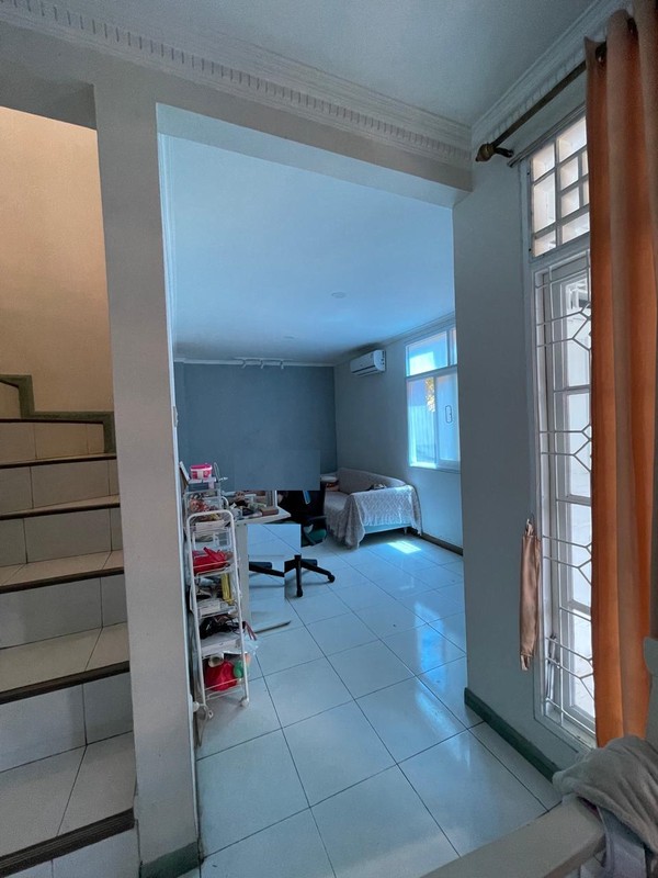 Rumah 2 lantai, bebas banjir lokasi strategis di Bintaro Sektor 9