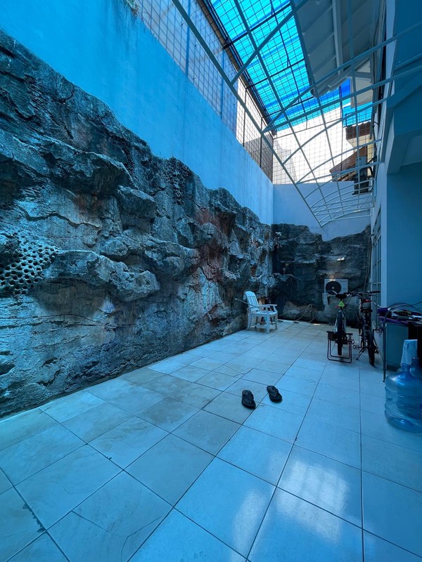 Rumah 2 lantai, bebas banjir lokasi strategis di Bintaro Sektor 9