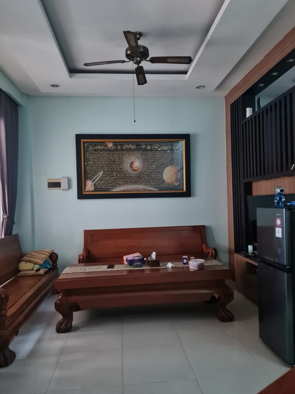 Rumah 3 Lantai di Pondok Aren Tangerang Selatan SHM Siap Huni KT 5 KM 3 Surat SHM