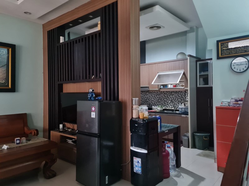Rumah 3 Lantai di Pondok Aren Tangerang Selatan SHM Siap Huni KT 5 KM 3 Surat SHM