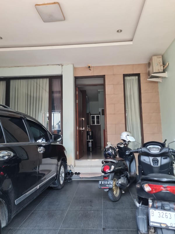 Rumah 3 Lantai di Pondok Aren Tangerang Selatan SHM Siap Huni KT 5 KM 3 Surat SHM
