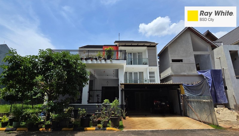 Spesial Rumah depan LITTLE FOREST jogging track di Puspita Loka BSD City