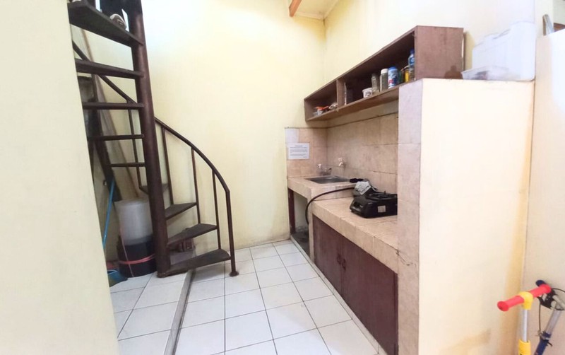 Rumah Kost 24 Kamar Dijual Lokasi di Utan Kayu Matraman Jaktim