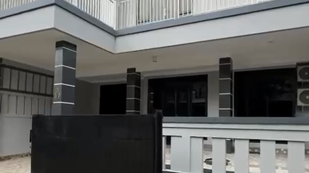 Rumah 2 Lantai Siap Huni dengan KT 4+1 KM 2+1 Surat SHM Hunian Nyaman dan Asri @Bintaro Sektor 9