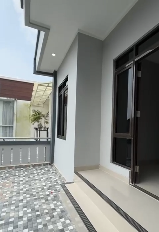 Rumah 2 Lantai Siap Huni dengan KT 4+1 KM 2+1 Surat SHM Hunian Nyaman dan Asri @Bintaro Sektor 9