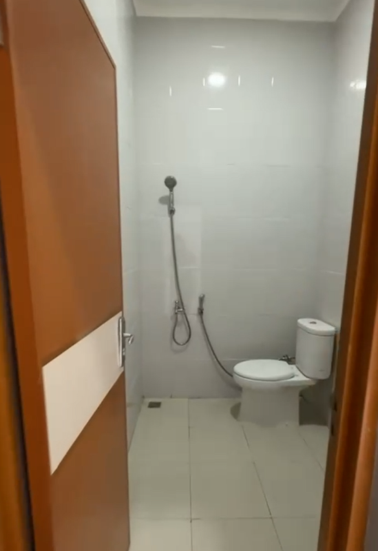 Rumah 2 Lantai Siap Huni dengan KT 4+1 KM 2+1 Surat SHM Hunian Nyaman dan Asri @Bintaro Sektor 9