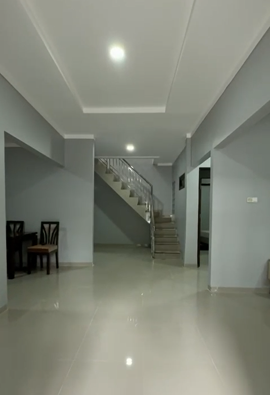 Disewakan Rumah 2 Lantai Siap Huni dengan KT 4+1 KM 2+1 Surat SHM Hunian Nyaman dan Asri @Bintaro Sektor 9