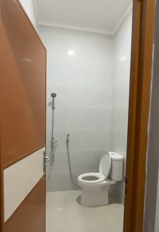 Disewakan Rumah 2 Lantai Siap Huni dengan KT 4+1 KM 2+1 Surat SHM Hunian Nyaman dan Asri @Bintaro Sektor 9