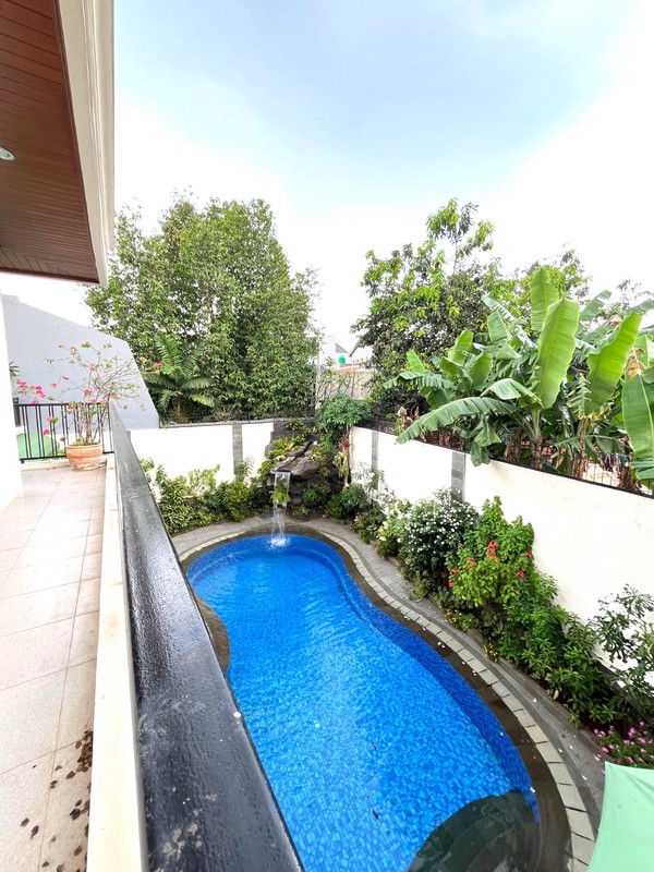 Hunian Mewah dengan Kolam Renang Fully Furnished di Pejaten Barat