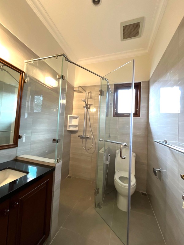 Hunian Mewah dengan Kolam Renang Fully Furnished di Pejaten Barat