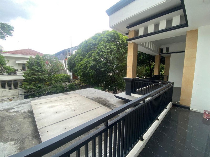 Rumah 2 Lantai Full Furnished Disewakan Cocok untuk Kantor di Mendawai Kramat Pela Kebayoran Baru Jaksel