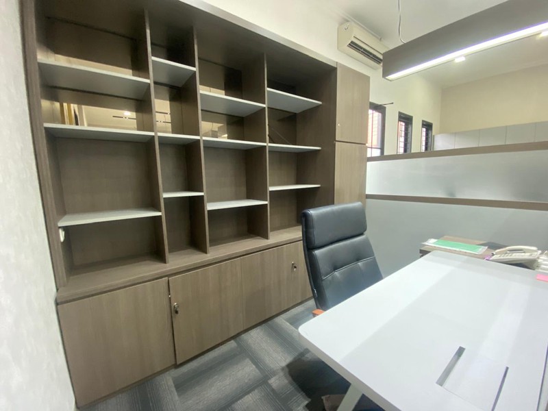Rumah 2 Lantai Full Furnished Disewakan Cocok untuk Kantor di Mendawai Kramat Pela Kebayoran Baru Jaksel