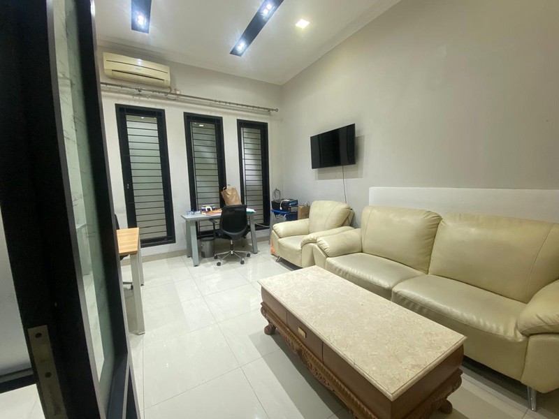 Rumah 2 Lantai Full Furnished Disewakan Cocok untuk Kantor di Mendawai Kramat Pela Kebayoran Baru Jaksel