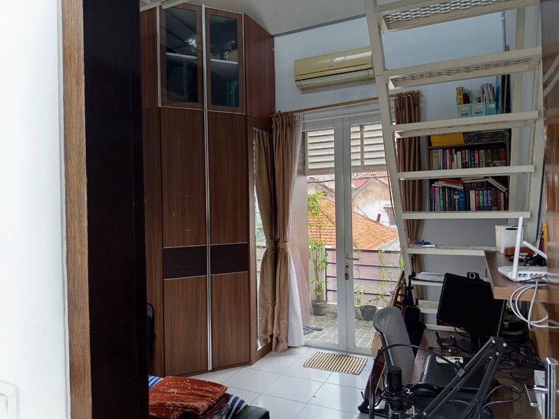 Hunian Eksklusif di Tebet - Void System, Desain Arsitek, Bebas Banjir!