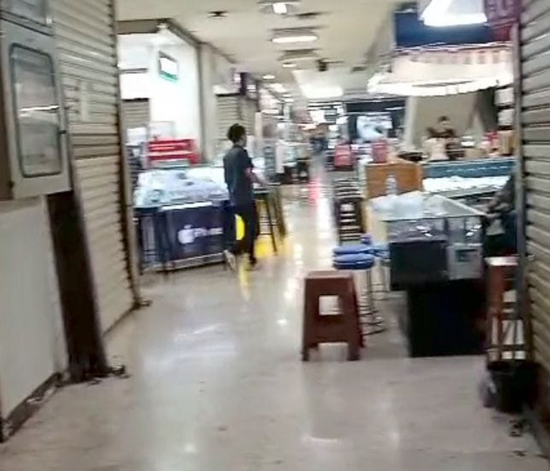 Kios Luas 9 m2 Di Lantai 3, ITC Kuningan, Jakarta Selatan
