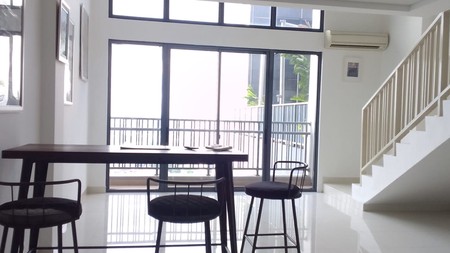 Ruang Kantor Dua Lantai Di Gedung SOHO Pancoran, Di Jl. MT haryono, Tebet