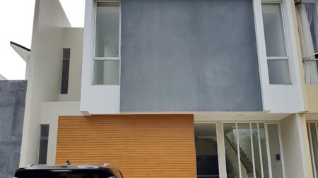 Rumah dalam cluster,siap huni,lokasi oke di Bintaro Jaya sektor 9