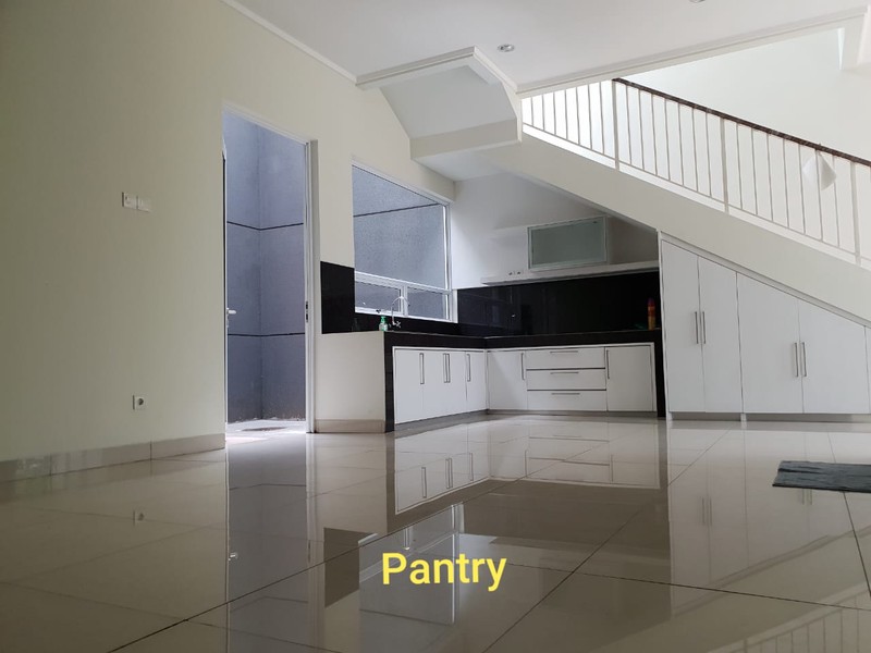 Rumah dalam cluster,siap huni,lokasi oke di Bintaro Jaya sektor 9