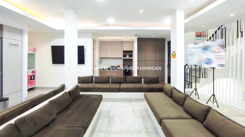 Ruko 4 Lantai Posisi Hook di Jalan Tawakal Ujung Tomang